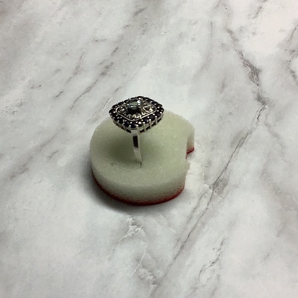 Sapphire Ring - Picture 3 of 9